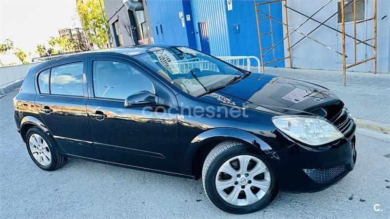 Usado Opel Astra Sport 120 CV (88 kW) 2008 Negro Berlina