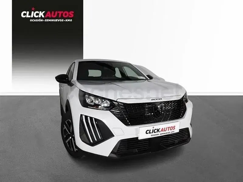 Usado Peugeot 2008 Active 100 CV (73 kW) 2023 Blanco SUV