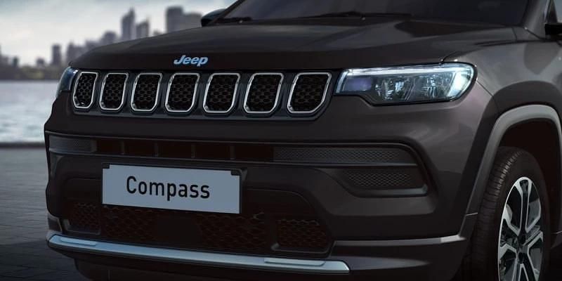 Usado Jeep Compass Altitude 190 CV (139 kW) 2024 Negro SUV