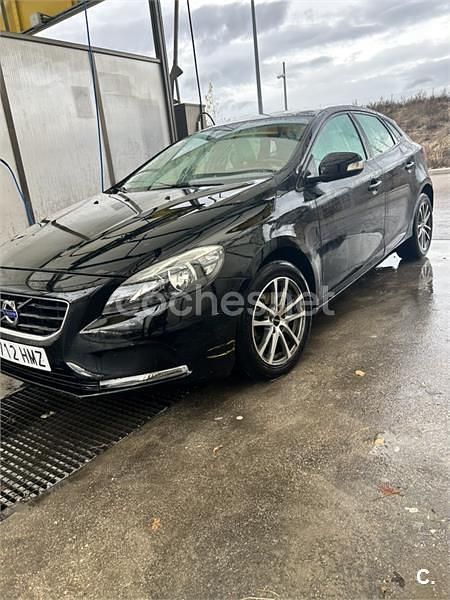 Usado Volvo V40 R-Design Momentum 115 CV (84 kW) 2013 Negro Berlina