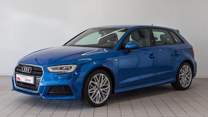 Usado Audi A3 S-Line 116 CV (85 kW) 2018 Azul claro Berlina