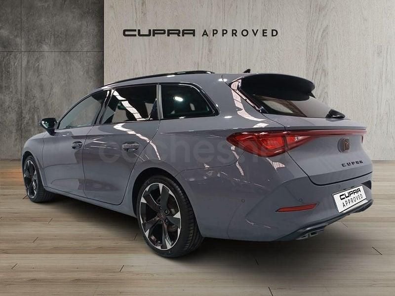 Usado Cupra Leon 150 CV (110 kW) 2024 Gris / plata Familiar