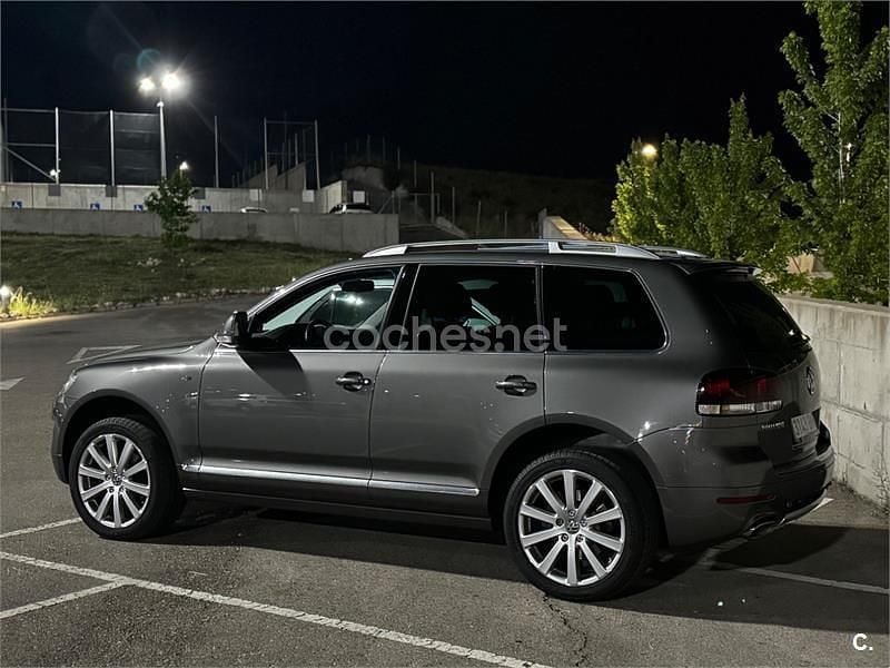Usado VW Touareg 240 CV (176 kW) 2009 Gris / plata SUV