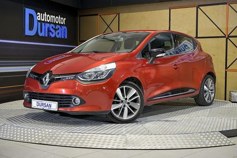 Usado Renault Clio IV Dynamique 90 CV (66 kW) 2015 Rojo Berlina
