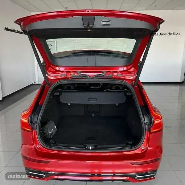 Usado Volvo V60 R-Design 2019 Rojo Familiar