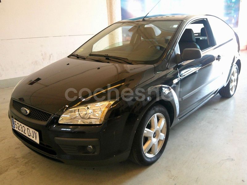 Negro Usado 2005 Ford Focus Trend Berlina | 3180 € (Super precio) - Imagen 1/4