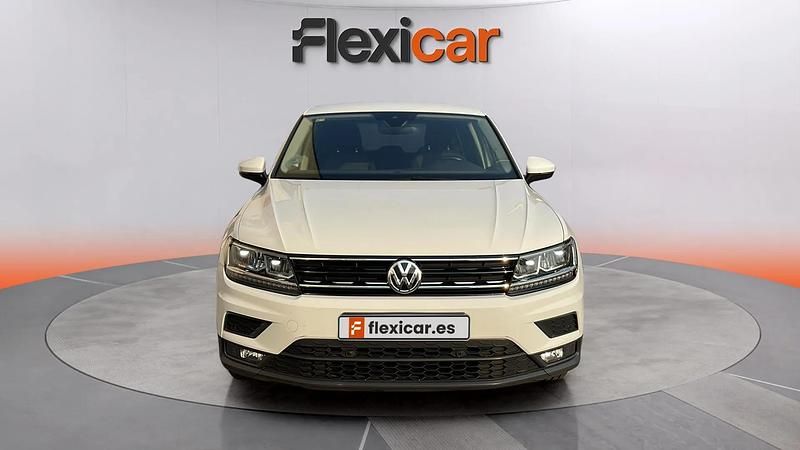 Usado VW Tiguan Edition 125 CV (91 kW) 2018 Blanco SUV