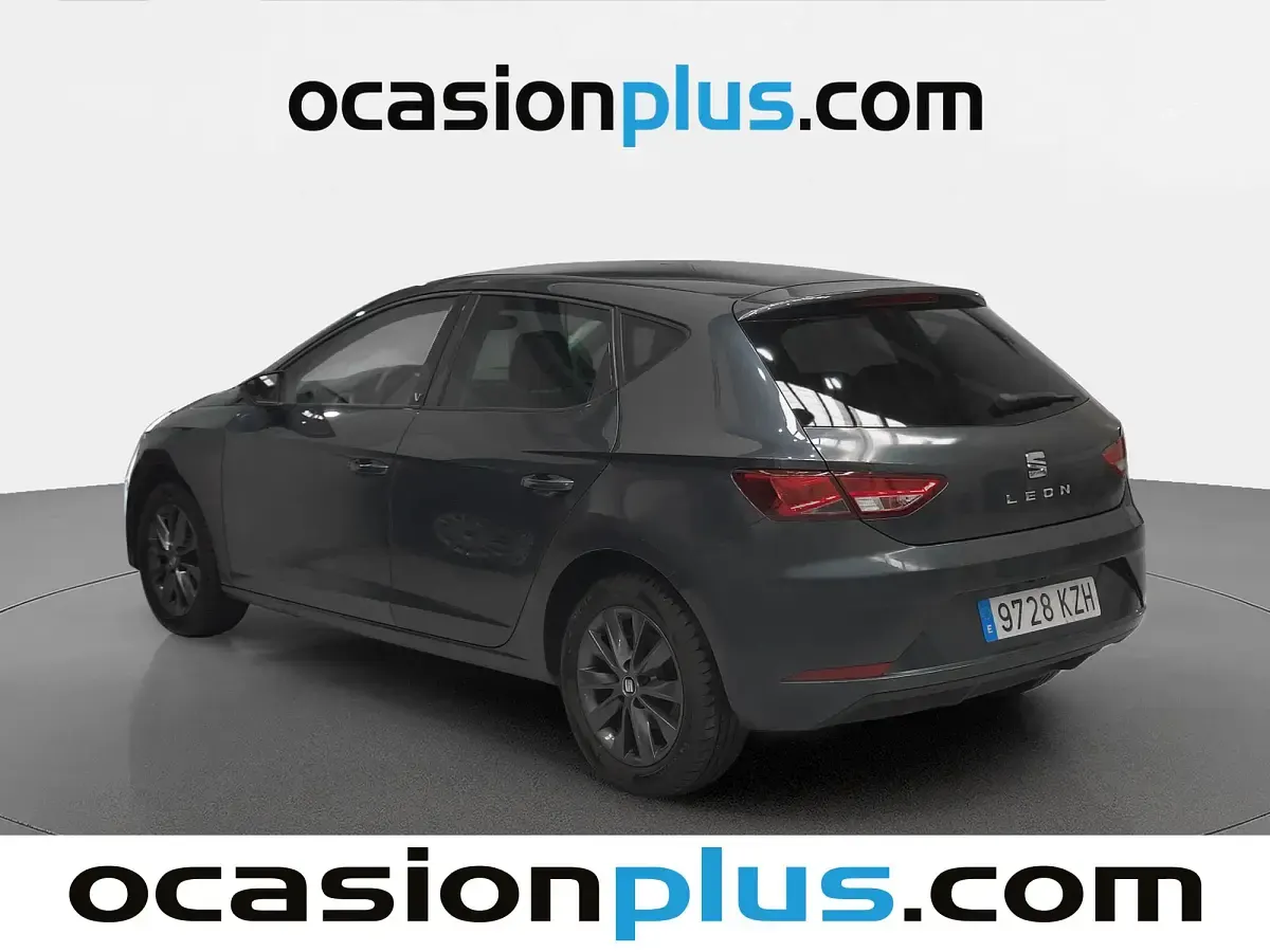 Usado Seat Leon Style 116 CV (85 kW) 2019 Gris Utilitario
