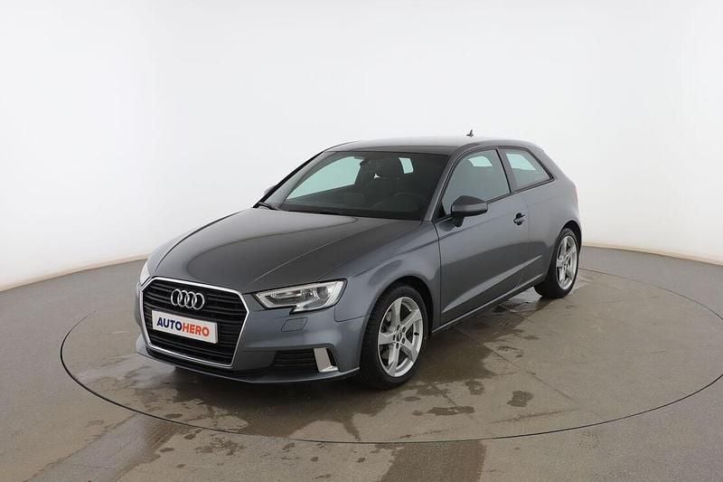Usado Audi A3 Sport 110 CV (80 kW) 2017 Gris Berlina