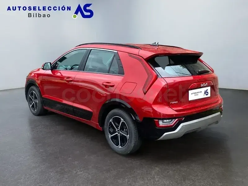Usado Kia Niro 138 CV (101 kW) 2025 Rojo SUV