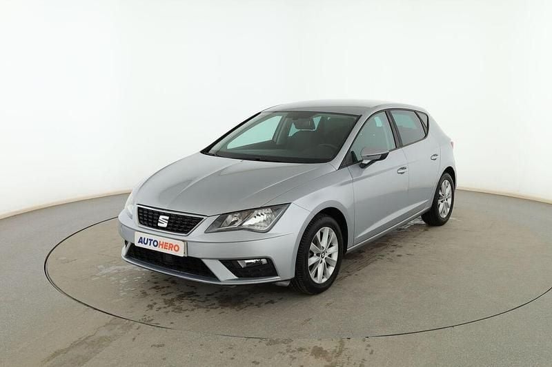 Usado Seat Leon Style Plus 110 CV (80 kW) 2017 Gris Berlina