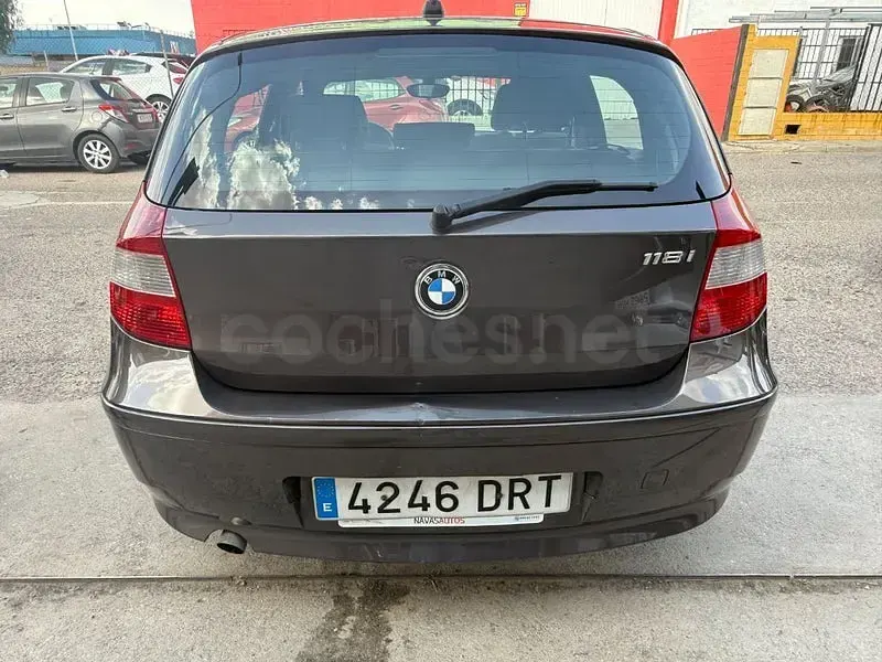 Usado BMW 118 129 CV (94 kW) 2005 Marrón Utilitario