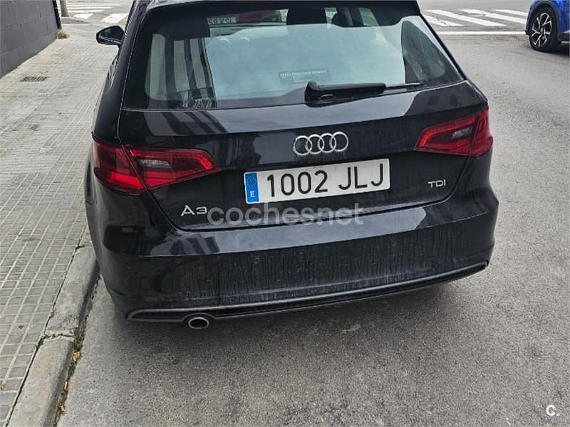 Usado Audi A3 Attraction 110 CV (80 kW) 2015 Negro Berlina