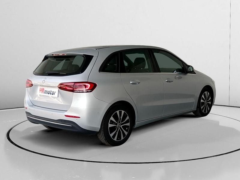 Usado Mercedes B180 116 CV (85 kW) 2021 Gris Monovolumen