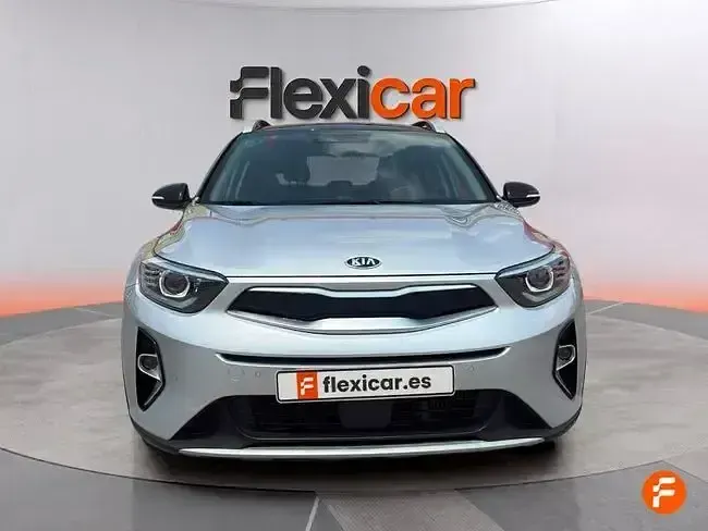 Usado Kia Stonic 120 CV (88 kW) 2021 Gris SUV