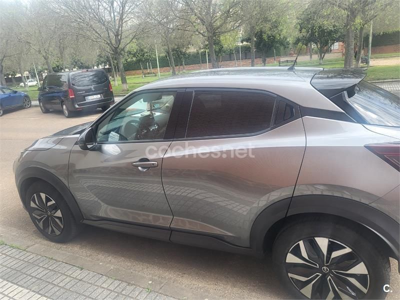 Usado Nissan Juke Acenta 114 CV (83 kW) 2022 Gris / plata SUV
