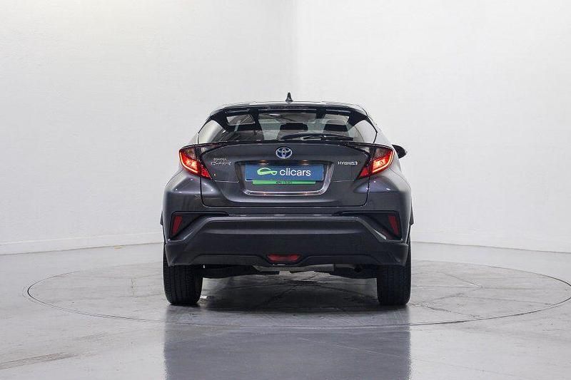 Usado Toyota C-HR Advance 140 CV (102 kW) 2023 Gris / plata SUV