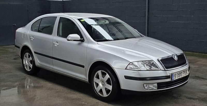 Usado Skoda Octavia Active 105 CV (77 kW) 2007 Gris Utilitario