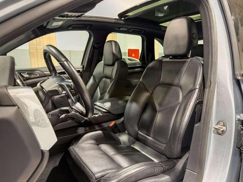 Usado Porsche Cayenne 262 CV (192 kW) 2015 Gris / plata SUV
