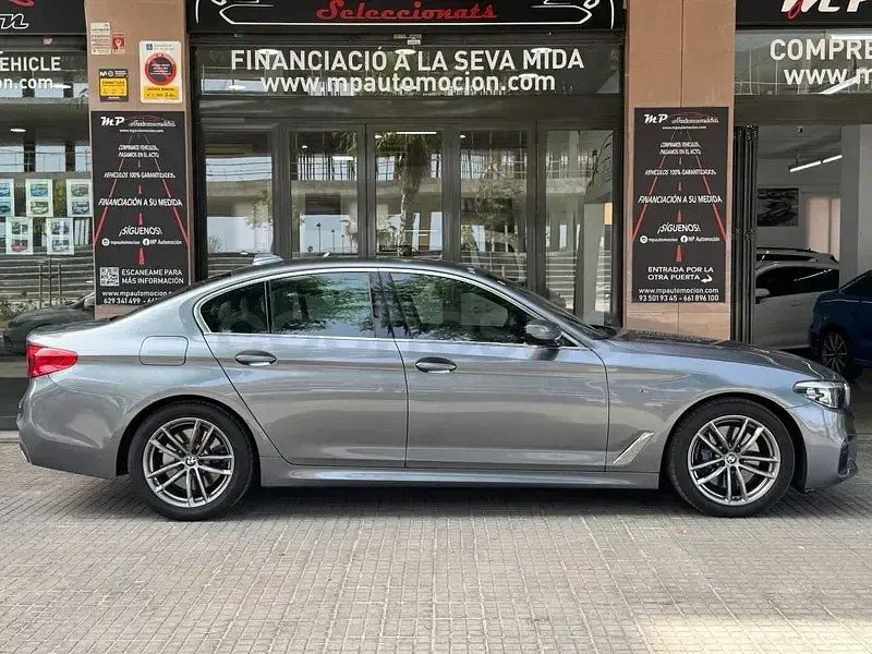 Usado BMW 530 Comfort Edition 265 CV (194 kW) 2020 Gris / plata Berlina