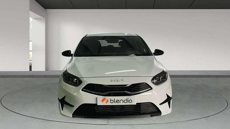 Usado Kia Ceed Style 101 CV (74 kW) 2024 Blanco Utilitario