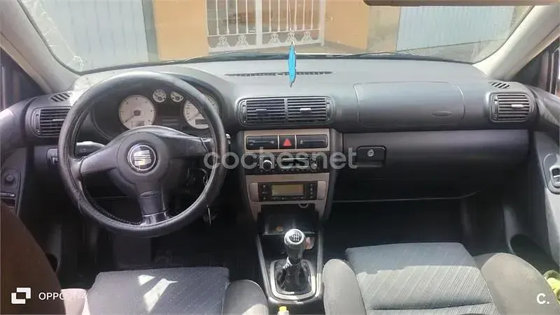 Usado Seat Leon Sport 150 CV (110 kW) 2003 Negro Utilitario