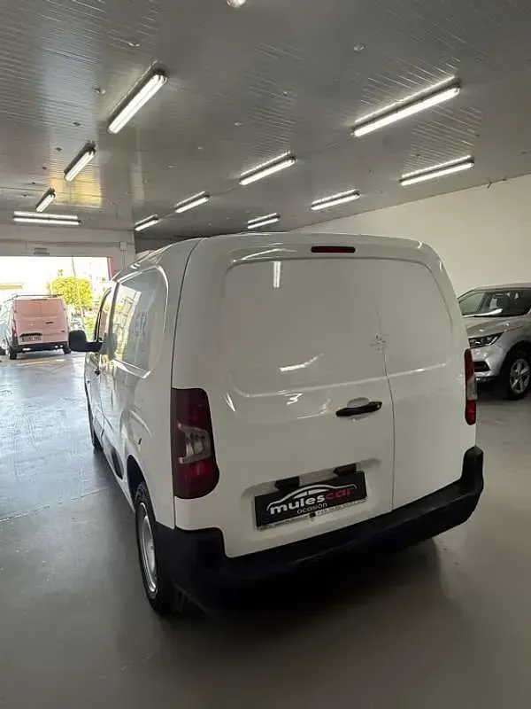 Usado Peugeot Partner S 102 CV (75 kW) 2021 Blanco Monovolumen