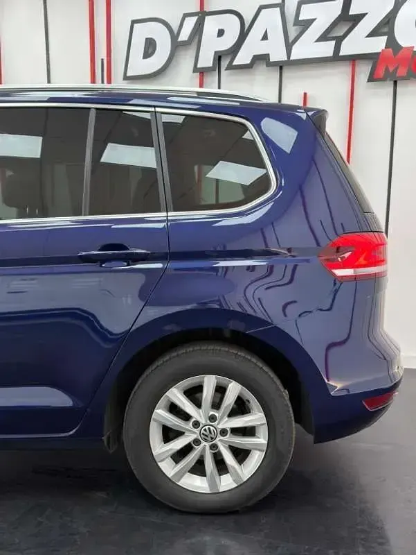 Usado VW Touran Edition 116 CV (85 kW) 2018 Azul Monovolumen