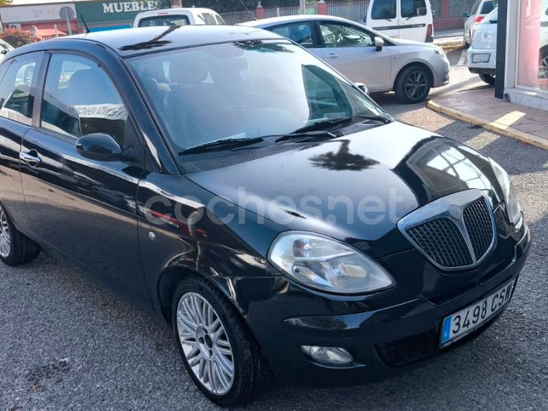 Negro Usado 2004 Lancia Ypsilon Utilitario | 2800 € (Buen precio) - Imagen 1/4