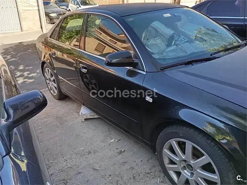 Usado Audi A4 S-Line 140 CV (102 kW) 2005 Negro Familiar