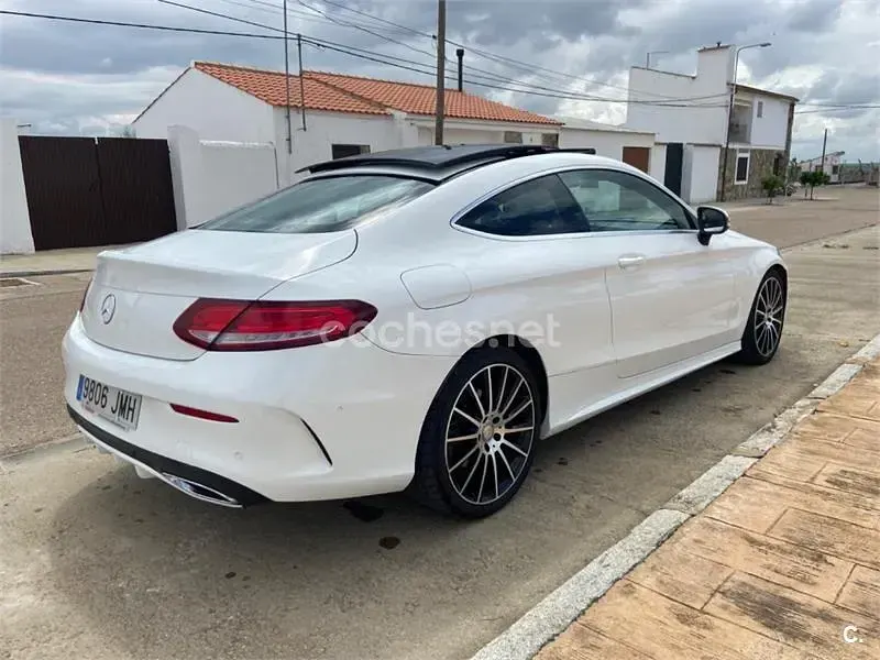 Usado Mercedes C220 170 CV (125 kW) 2016 Blanco Coupe