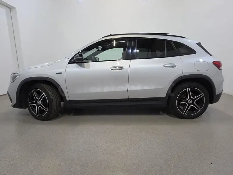 Usado Mercedes GLA250 218 CV (160 kW) 2021 Gris / plata SUV
