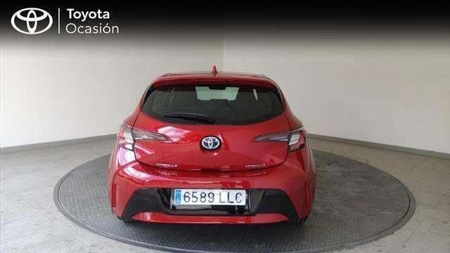 Usado Toyota Corolla Active 122 CV (89 kW) 2020 Rojo emocion Berlina