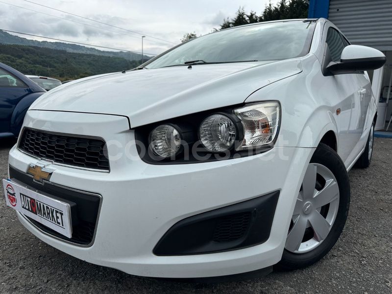 Blanco Usado 2012 Chevrolet Aveo LT Berlina | 6490 € (Precio justo) - Imagen 1/4