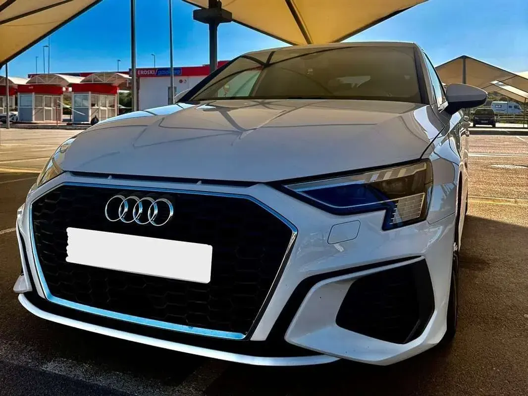 Usado Audi A3 Sportback S-Line 150 CV (110 kW) 2022 Blanco Utilitario