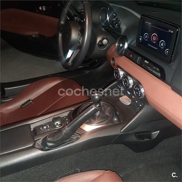 Usado Mazda MX5 Edition 160 CV (117 kW) 2018 Gris / plata Descapotable