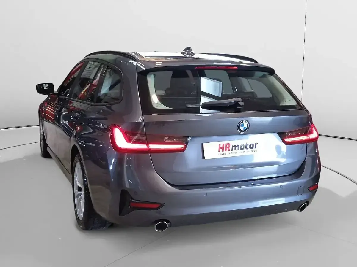 Usado BMW 318 M Sport 150 HP (110 kW) 2021 Cinzento Sedan