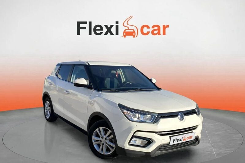 Blanco Usado 2018 Ssangyong (KGM) Tivoli Limited SUV | 10.290 € (Buen precio) - Imagen 1/4