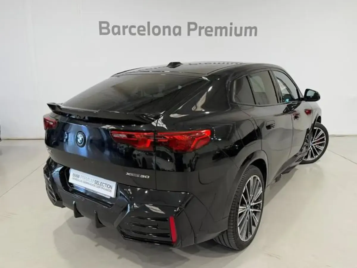 Usado BMW iX2 Comfort Edition 230 kW (313 CV) 2024 Negro SUV