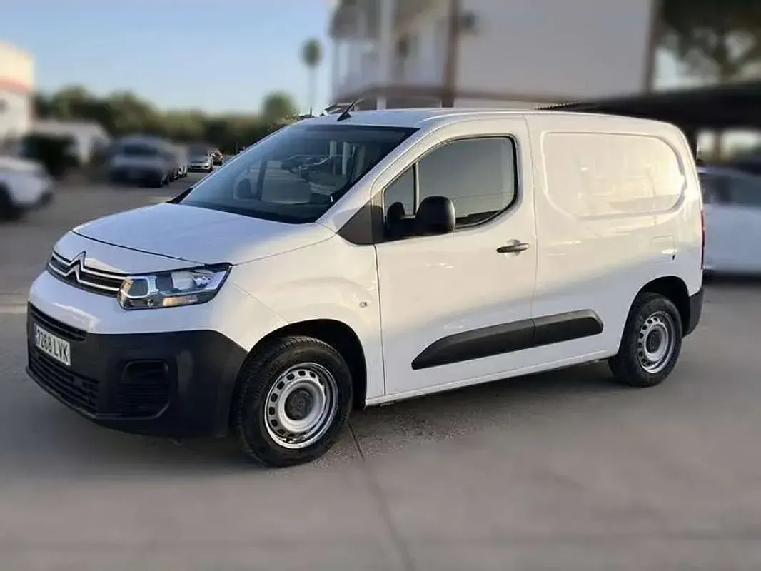 Usado Citroën Berlingo 102 CV (75 kW) 2021 Blanco Monovolumen