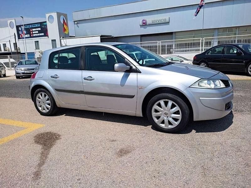 Usado Renault Mégane III Dynamique 111 CV (81 kW) 2008 Plateado Utilitario