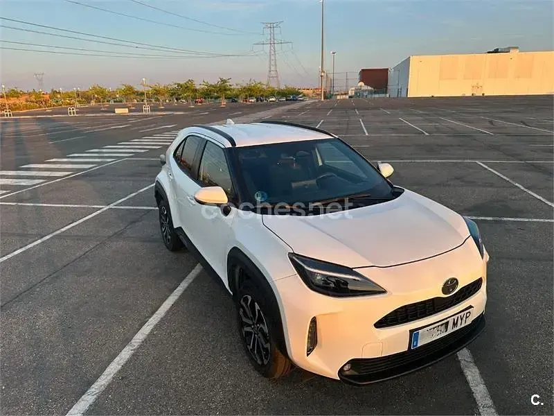 Usado Toyota Yaris Cross Active 116 CV (85 kW) 2025 Blanco SUV