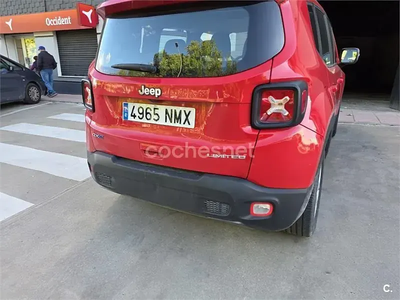 Usado Jeep Renegade Limited 190 CV (139 kW) 2022 Rojo SUV