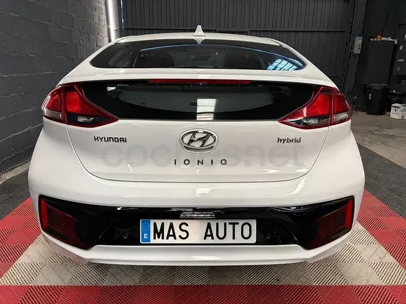 Usado Hyundai Ioniq 141 CV (103 kW) 2017 Blanco Utilitario