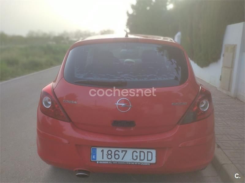 Usado Opel Corsa Sport 75 CV (55 kW) 2008 Rojo Utilitario