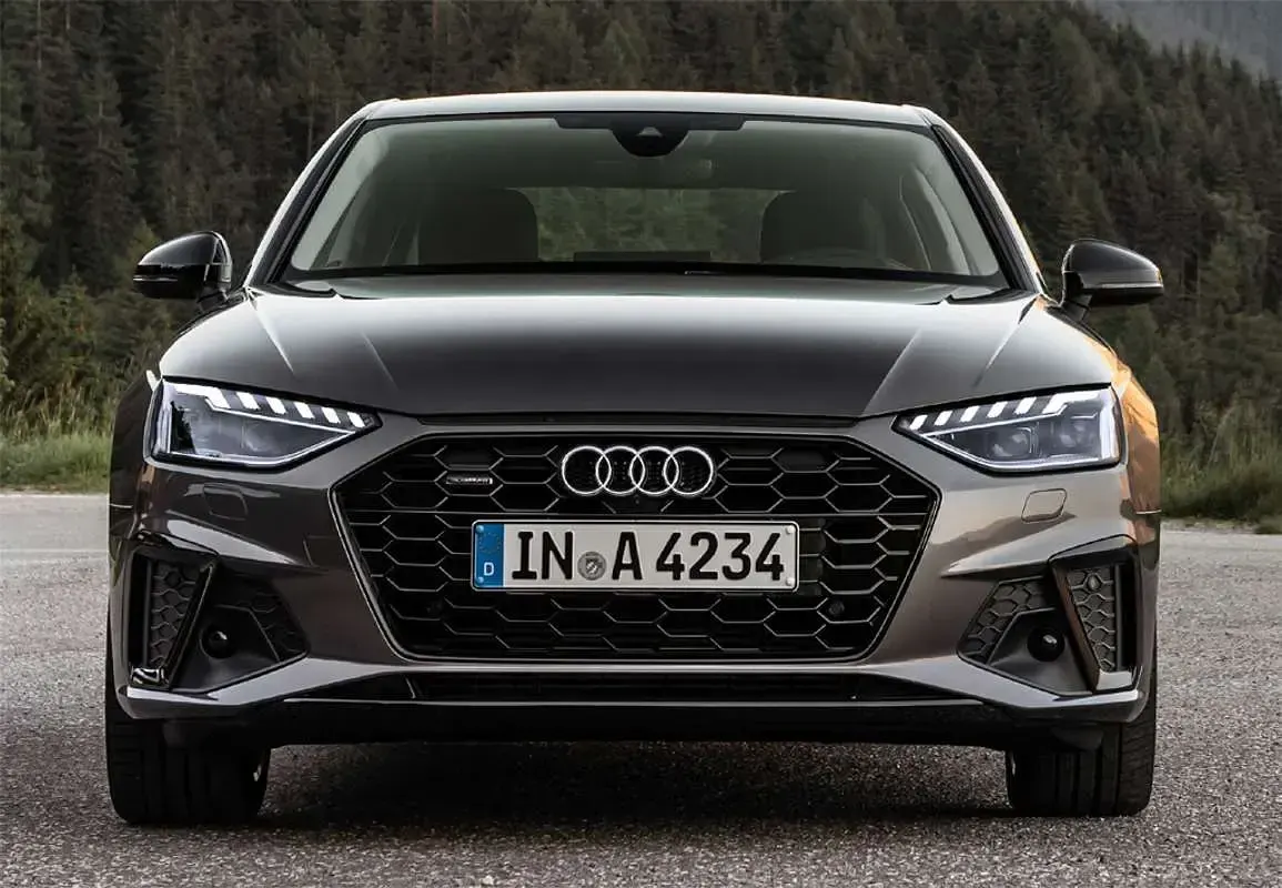 Usado Audi A4 S-Line 150 CV (110 kW) 2025 Azul Berlina