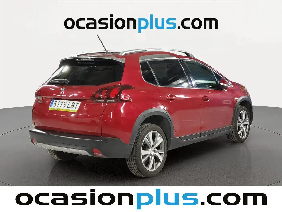 Usado Peugeot 2008 Allure 110 CV (80 kW) 2019 Rojo SUV