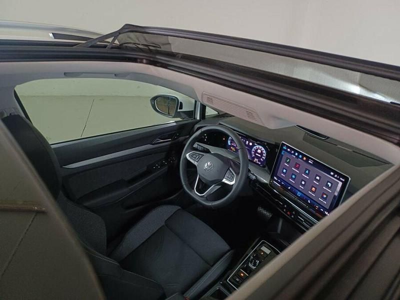 Usado VW Golf VIII Style 116 CV (85 kW) 2024 Blanco Familiar