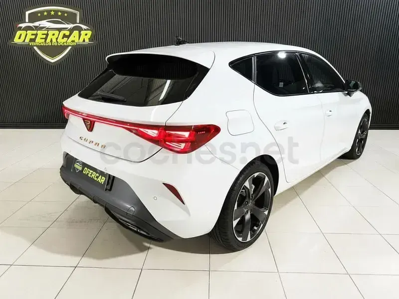 Usado Cupra Leon 150 CV (110 kW) 2025 Blanco Berlina