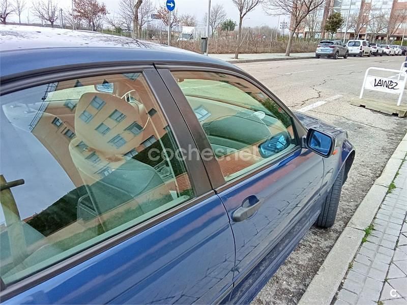 Usado BMW 318 143 CV (105 kW) 2003 Azul Berlina